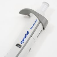 アズワン マイクロピペット リサーチプラスV 容量可変タイプ 2~20μL JCSS校正証明書付 2-4632-28-24 1本（直送品）