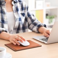 サンワダイレクト 姫路レザーマウスパッド（日本製・おしゃれ・ブラウン） 200-MPD017BR 1個（直送品）