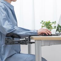 サンワダイレクト エルゴノミクスアームレスト（アームレスト・エルゴノミクス・クランプ式・ブラック） 200-TOK011BK 1個（直送品）