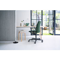 【組立設置込】コクヨ ファブレ タスクチェア 肘付 ストライプ ブラックシェル アルミ脚 オリーブイエロー 1脚（直送品）