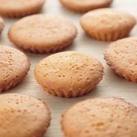 アルミ箔 カップケーキ型 9号 型ばなれしやすい 日本製 1個（20枚入） 貝印 Kai House Select