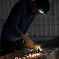 エスコ [充電式] ヘッドライト/LED(センサースイッチ付) EA758RW-81 1セット(2台)（直送品）