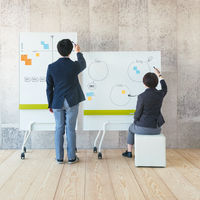 Matti（マッティ）スタッキングホワイトボード（両面タイプ） 正方形型 幅1180×高さ1563mm 1台 オリジナル キャスター脚 オリジナル