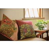 川島織物セルコン モリスデザインスタジオ ハニーサクル&チューリップ クッションカバー 450×450mm オレンジベージュ 1枚（直送品）