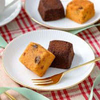 アデリー ホシファーム　バラブーケミックス8本&ホテルオークラ　プチケーキ4個 HOPC-4+RB-M8 1箱（直送品）