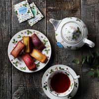 アデリー バラブーケレッド8本&フィナンシェ&ワイルドストロベリーティーバッグセット9個 WEWFT10+RB-R8 1箱（直送品）