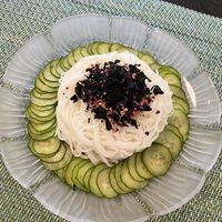 大森屋 パリパリわかめ兄妹 梅ごましそ風味 32g 便利なチャック付 8個 ふりかけ