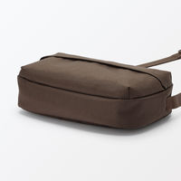 無印良品 背面ポケット付き 撥水ショルダーバッグ ダークモカブラウン タテ１７×ヨコ２８×マチ６ｃｍ 良品計画