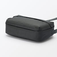 無印良品 背面ポケット付き 撥水ショルダーバッグ タテ１７×ヨコ２８×マチ６ｃｍ チャコールグレー 良品計画