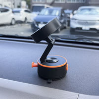 MagSafe対応 車載ホルダー ダッシュボード用 真空吸着固定 Cタイプ ブラック MagSafe非対応機種・ケースも使える 車体固定補助（直送品）