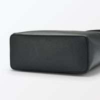 無印良品 ヌメ革 ワンショルダーバッグ 黒 タテ３３×ヨコ２３×マチ１０ｃｍ 良品計画