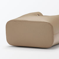 無印良品 ヌメ革 巾着バッグ グレイッシュブラウン タテ１９×ヨコ１６×マチ８ｃｍ 良品計画