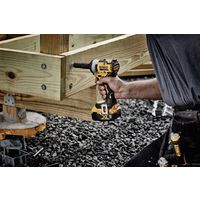 ポップリベット・ファスナー DEWALT デウォルト 18V XR インパクトレンチ 5.0Ahx2 DCF911P2TーJP 1セット（直送品）