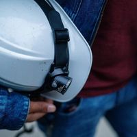 レッドレンザー LEDLENSER 充電式LEDヘッドライト H8R 10周年記念日本限定モデル 503184 1個 707-3435（直送品）