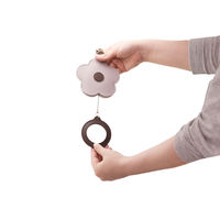 丸和貿易 ルーペ チャームルーペ フラワー 携帯用 リール付き グレー 445037 1個（直送品）