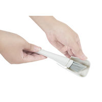 サッシブラシ ミゾ掃除 へら付 きれいに暮らす。ホワイト 1本 マーナ