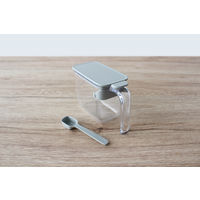 調味料ポット 調味料ケース グレー 1個 マーナ 小さじスプーン付 調味料入れ キッチン用品