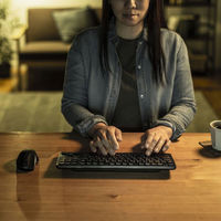 サンワサプライ ワイヤレス静音キーボード(2.4GHzワイヤレス・テンキーなし) SKB-WL38BK 1個（わけあり品）