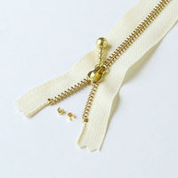 日本紐釦 ファスナー用止め金具 上止めパーツ 50組入 金属/4~5号対応 ゴールド F2-213（直送品）