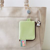 リヒトラブ にゃんシーン フラットカードポーチ ビスケットベージュ A2220-16 1個