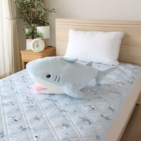 小栗 ひんやり冷感クッション　ホオジロザメ MTP354 3個（直送品）