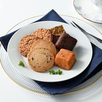 アデリー ホシファームフリルニュアンスレッド８本とオークラケーキ＆ブラウニー＆クッキー FMX-06B 1箱（直送品）