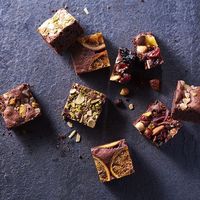 【生花】アデリー ホシファーム　フリルブーケホワイトオレンジ８本＆ホシフルーツ　贅沢ブラウニー６個 FMX-45B 1箱（直送品）