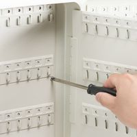 サンワダイレクト キーボックス（鍵ボックス・93本収納・鍵付き・壁固定・タグ付き） 200-SL061 1個（直送品）