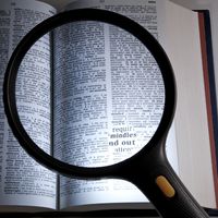 サンワダイレクト 手持ちルーペ（大型拡大鏡・LEDライト付・1.8倍＆5倍） 400-LPE001 1個（直送品）