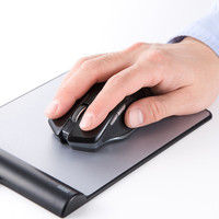 サンワダイレクト ワイヤレスマウス（電池交換不要・5ボタン・マウスパッド付・ブルーLEDセンサー・軽量） 400-MA052 1個（直送品）