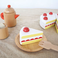 エド・インター 木のままごとあそび いちごのショートケーキ 1個