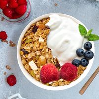 日食 大麦と五穀のグラノーラ 200g 6袋 日本食品製造 シリアル