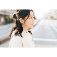 ambie サウンドイヤーカフ 有線 アッシュグリーン AM-02/AGQ 1個