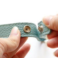 日本紐釦貿易 エンボス加工 ホック式かんたん付け替えハンドル S/40cm 2本1組入 MAW56-SB 1組2本入/2袋(合計2組入（直送品）