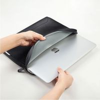 サンワサプライ MacBook用衝撃吸収ファスナー付インナーケース(13.3インチ) IN-MACFA13BK 1個