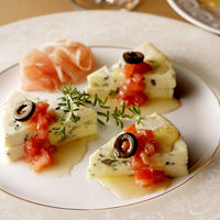 秋田屋本店 ミツバチ印 こだわり蜜源 ハンガリー産 アカシアはちみつ 300g 1本