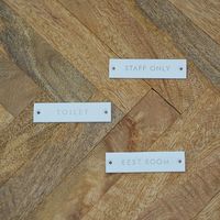 ポッシュリビング サインプレート 「STAFF ONLY」 ホワイト W8×D0.2×H2cm アイアン 63959 1個（直送品）