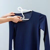 ワイドグリップハンガー　2色8本組 １パック（2色8本組）