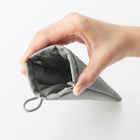 無印良品 リンクルナイロン 片手で開くフラットポーチ グレー Ｍ 約１０．３×１８．５ｃｍ 良品計画