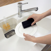 キッチンスポンジ Ag+ 銀抗菌 ソフトスポンジ 水切れ キズつけにくい ソフトな洗い心地 ブラック 日本製 1個 東和産業