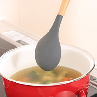 【均一価格】シリコンキッチンツール スプーン 37771 1個 シリコーン 木製 不二貿易