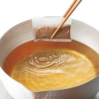 【手土産やお祝いの贈り物に】 にんべん　薫る味だし セット　15袋 ギフトカード　桐箱　専用紙袋付き（直送品）