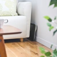 サンワダイレクト 膝上テーブル（ノートパソコン/タブレット用・ブラック） 200-HUS005BK 1個（直送品）