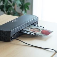 サンワダイレクト ラミネーター(A3・A4・4本ローラー・90秒高速ウォームアップ・150ミクロンフィルム厚対応) 400-LM004 1個（直送品）