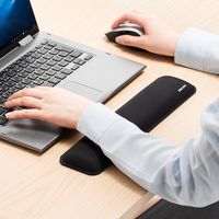 サンワダイレクト リストレスト（コンパクトキーボード・ノートパソコン用・手首・腱鞘炎防止・疲労軽減・クッション・幅33cm） 1個（直送品）