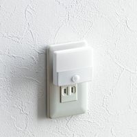サンワダイレクト 人感センサー付きLEDライト（LEDライト・AC電源・屋内用・薄型・小型・ナイトライト） 800-LED026 1個（直送品）