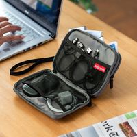 サンワダイレクト ガジェットポーチ（モバイルバッテリー・Wi-Fiルーター・パスポート・iPhone・ケーブル収納・Mサイズ・グレー） 1個（直送品）