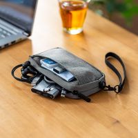 サンワダイレクト ガジェットポーチ（モバイルバッテリー・Wi-Fiルーター・iPhone・ケーブル収納・Sサイズ・グレー） 1個（直送品）