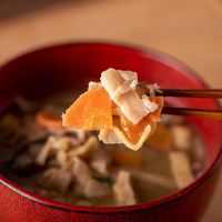 サンクゼール 久世福商店 万能だしのお味噌汁 ほんのり生姜香る豚汁 1袋（4食入）