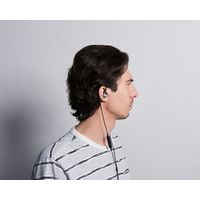 SHURE 高遮音性イヤホン／ブラック（リモコンマイク付きケーブル） SE42HYBK+UNI-A 1個（直送品）